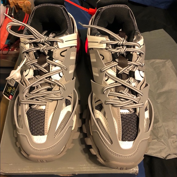 balenciaga trail runner